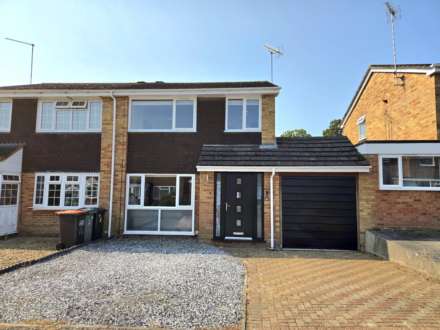 Property For Sale Woodside Way, Linslade, Leighton Buzzard