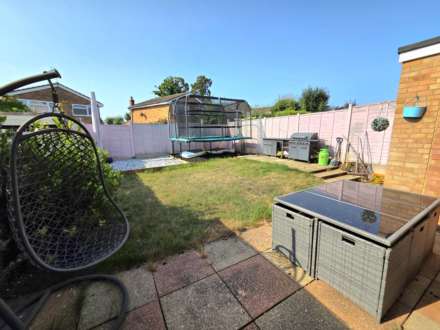 Woodside Way, Linslade, Image 6