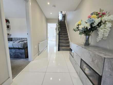 Woodside Way, Linslade, Image 7