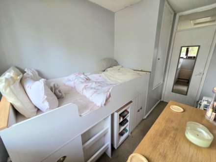 Wyngates, Leighton Buzzard, Image 9