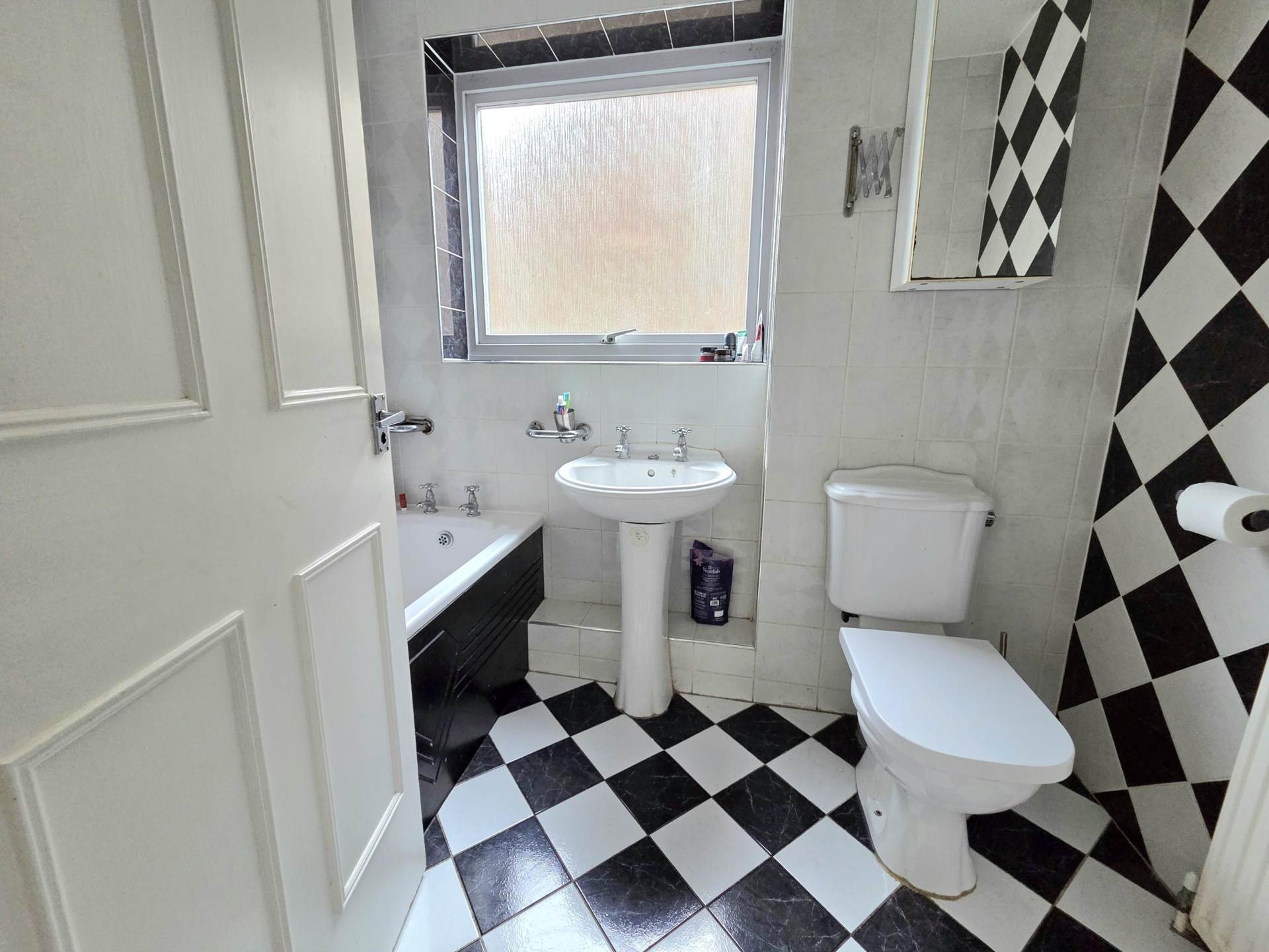 Garrett Close, Dunstable, Image 21