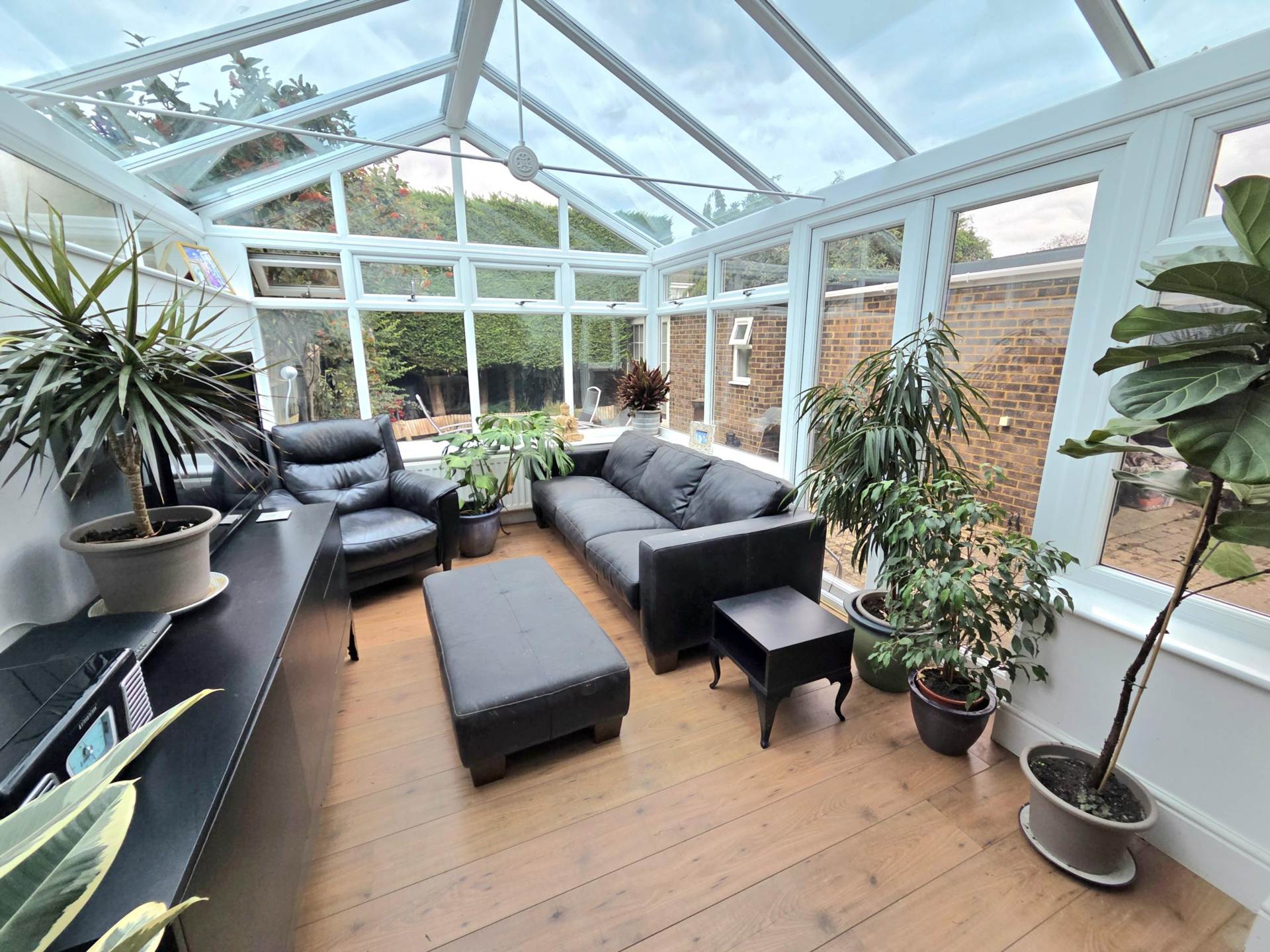 Garrett Close, Dunstable, Image 4