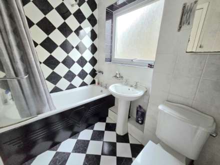 Garrett Close, Dunstable, Image 10
