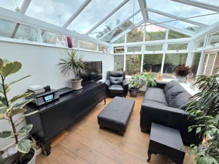 Garrett Close, Dunstable, Image 17