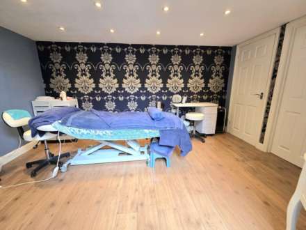 Garrett Close, Dunstable, Image 22
