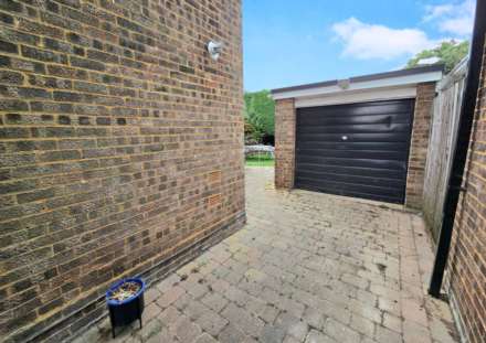 Garrett Close, Dunstable, Image 27