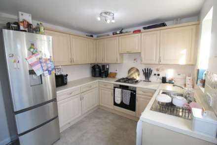 Standfield Close, Aylesbury, Image 3