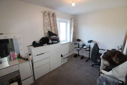 Standfield Close, Aylesbury, Image 6