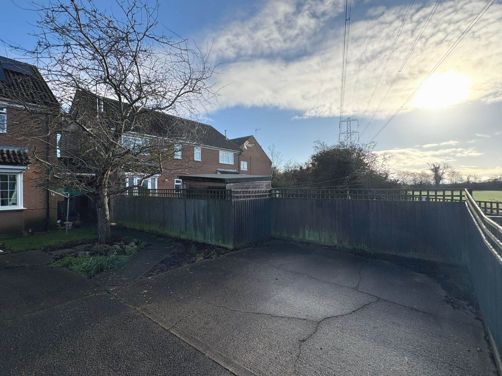 Iris Close, Aylesbury, Image 9