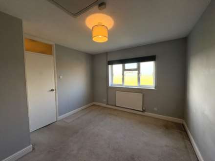 Iris Close, Aylesbury, Image 5