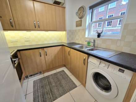 Stafford Keep, Fairford Leys, Image 3