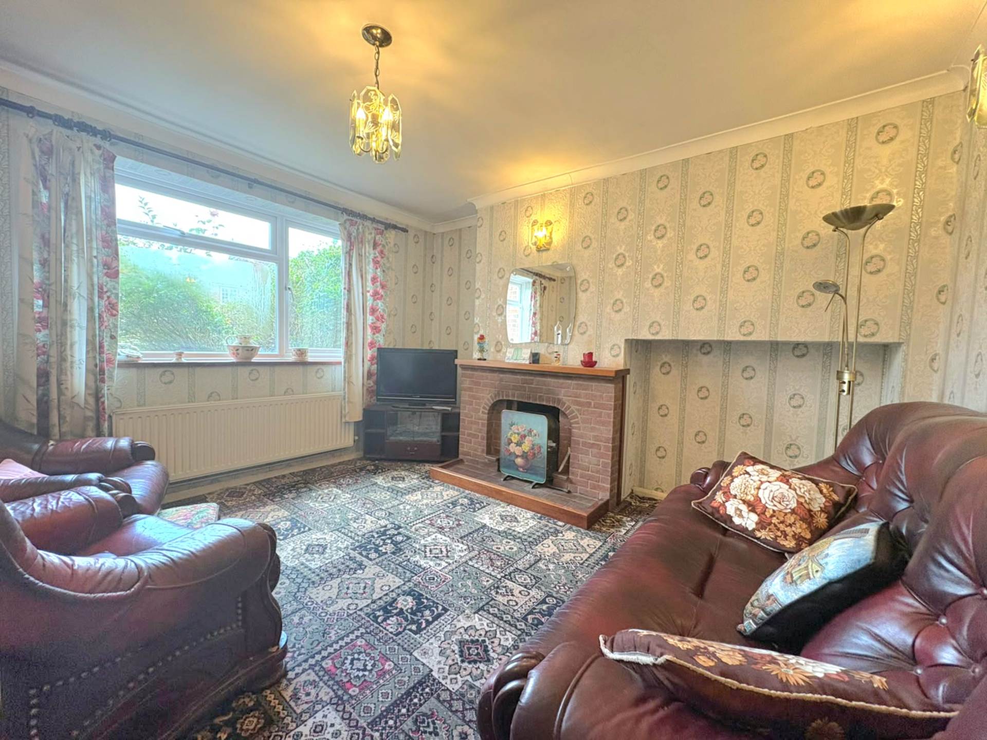 Henry Road, Broughton, Aylesbury, Image 2