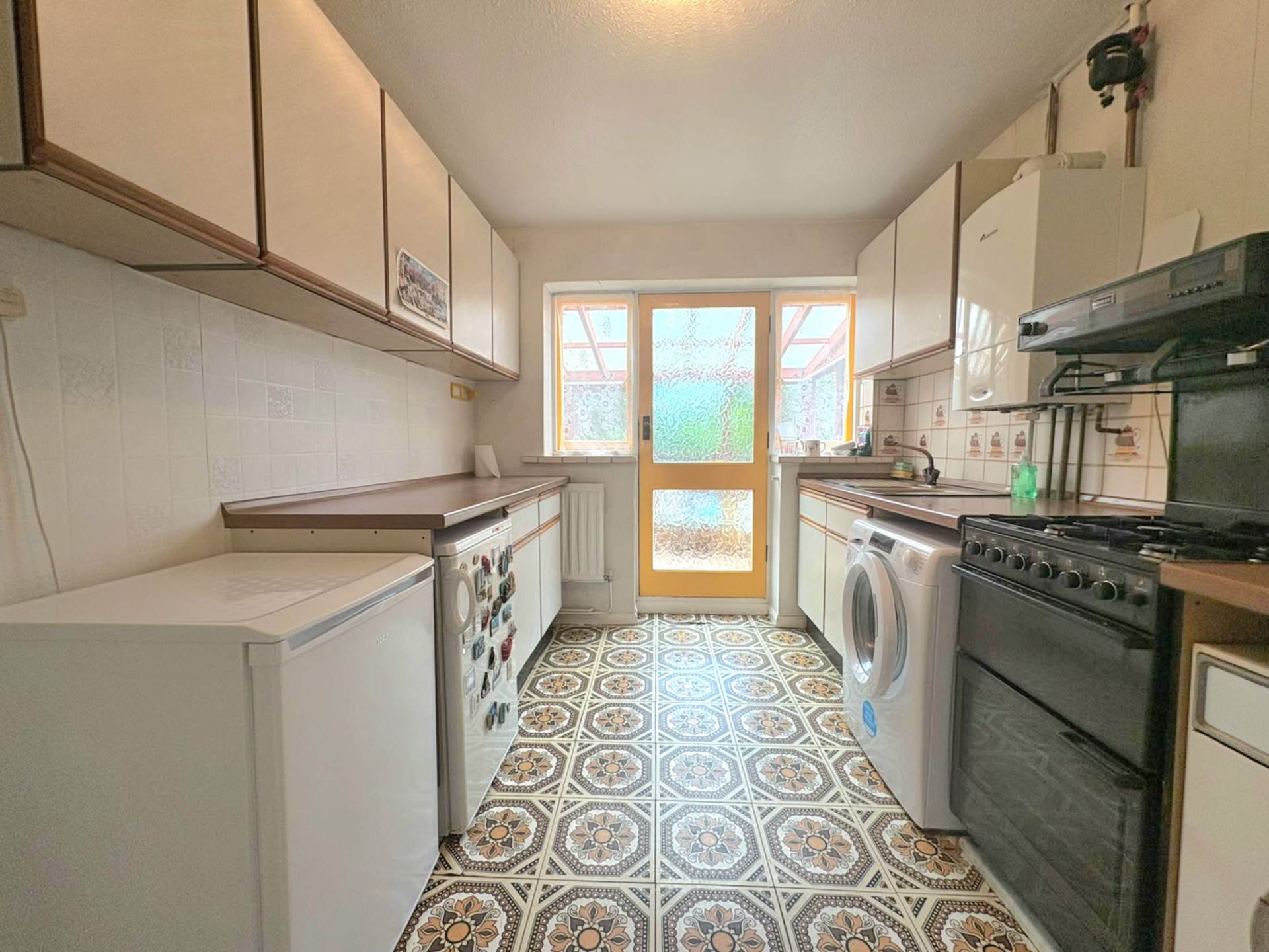 Henry Road, Broughton, Aylesbury, Image 6