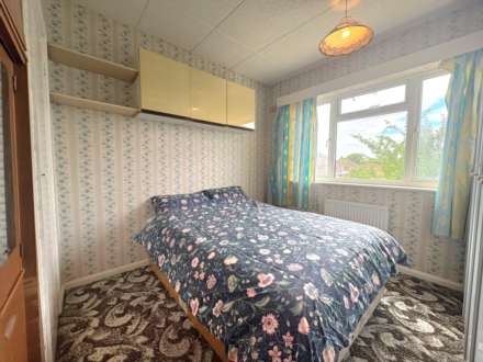 Henry Road, Broughton, Aylesbury, Image 12
