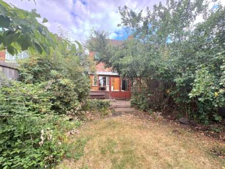 Henry Road, Broughton, Aylesbury, Image 17