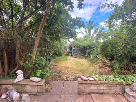 Henry Road, Broughton, Aylesbury, Image 4
