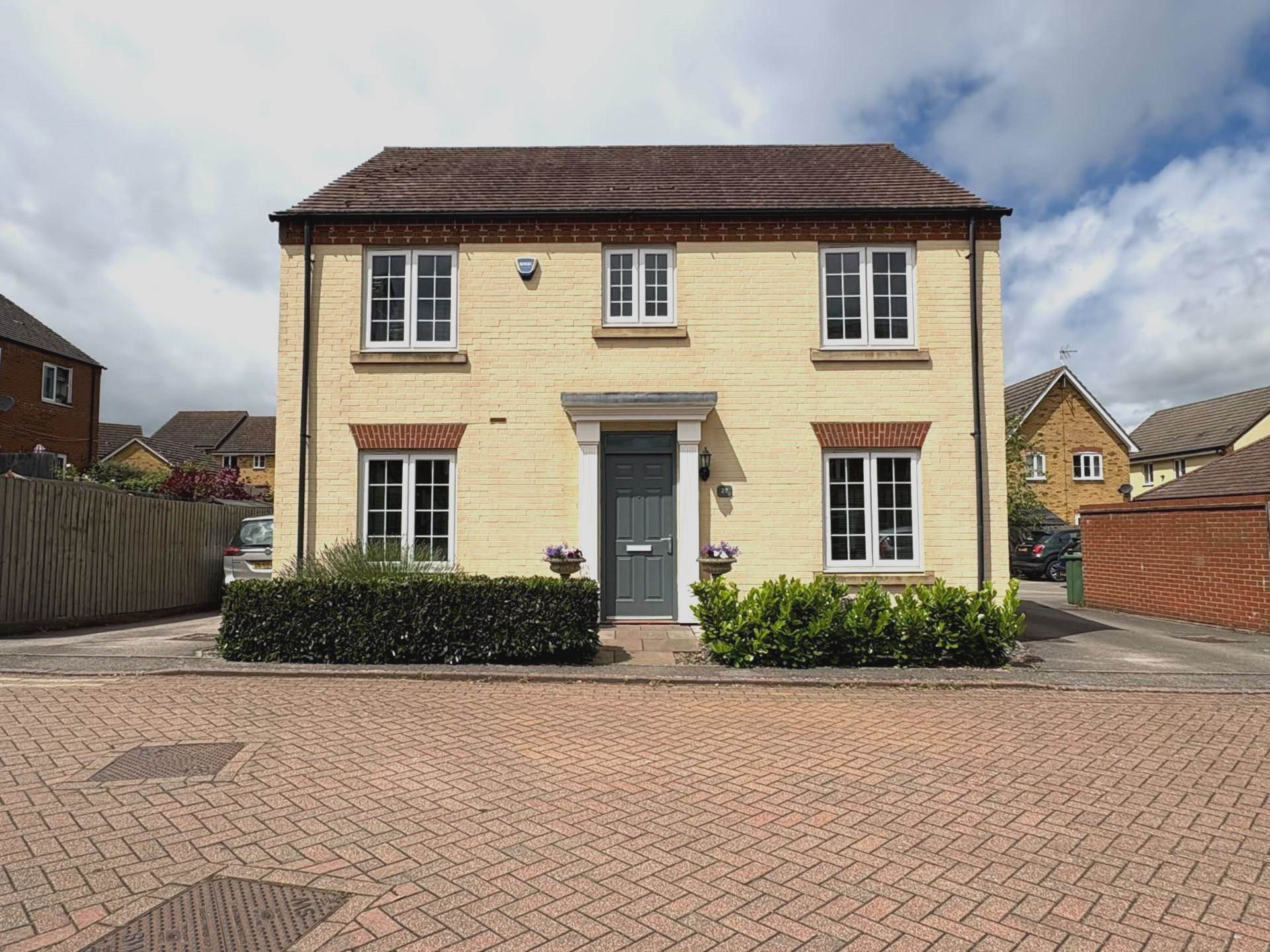 Bunting Drive, Leighton Buzzard, Image 1