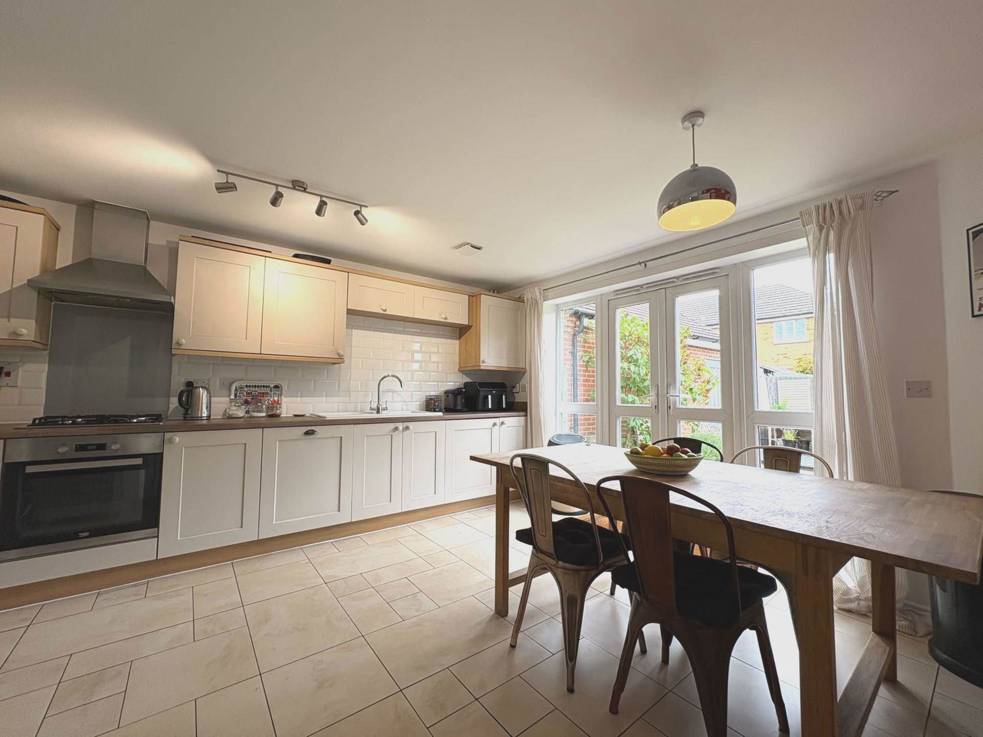 Bunting Drive, Leighton Buzzard, Image 2
