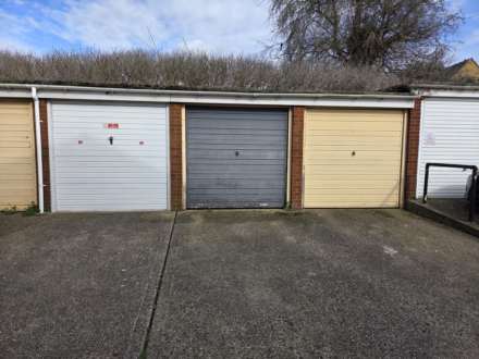 Hastoe Park, Aylesbury, Image 4