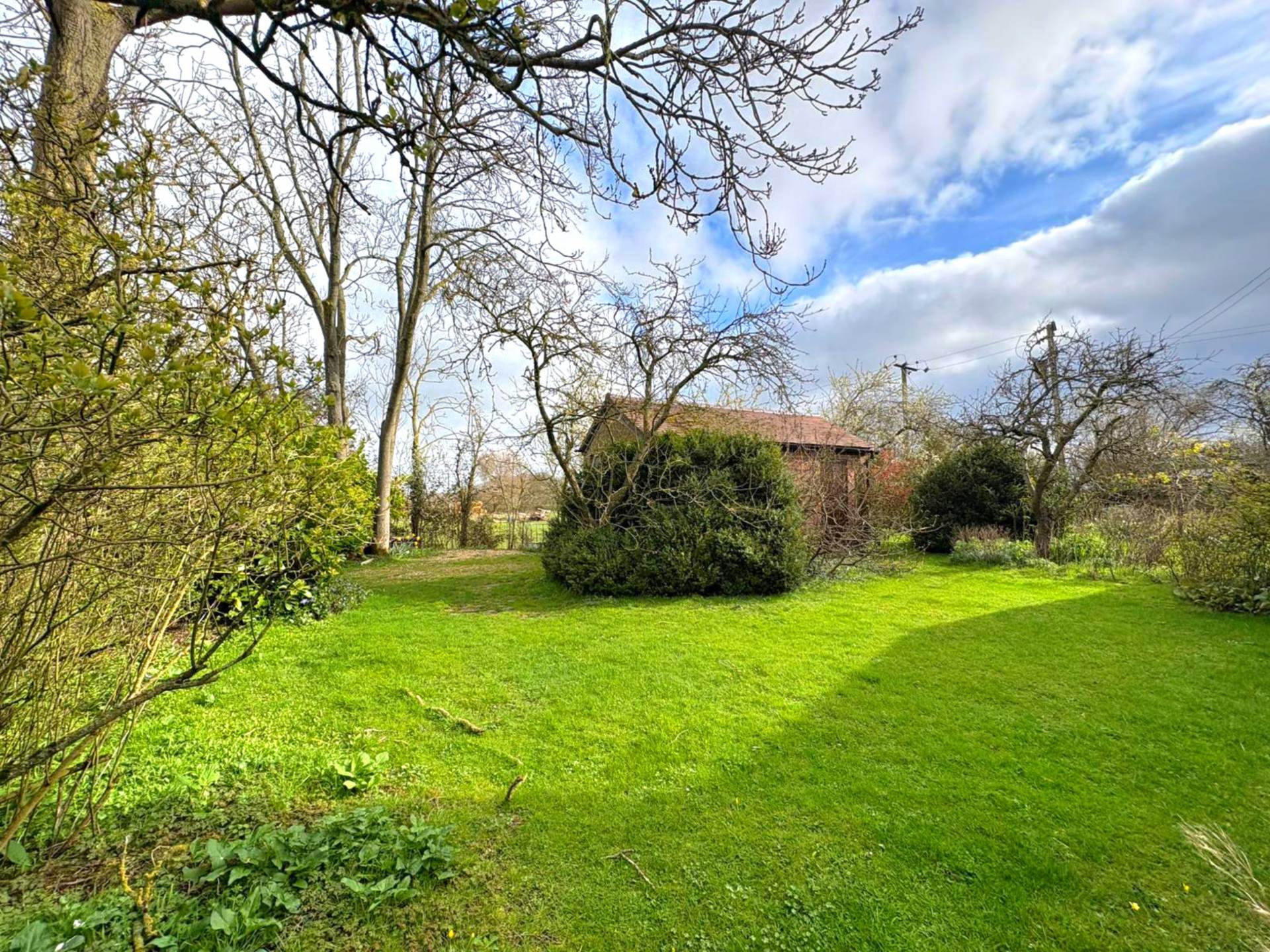 Old School Cottage, Hulcott, Image 10