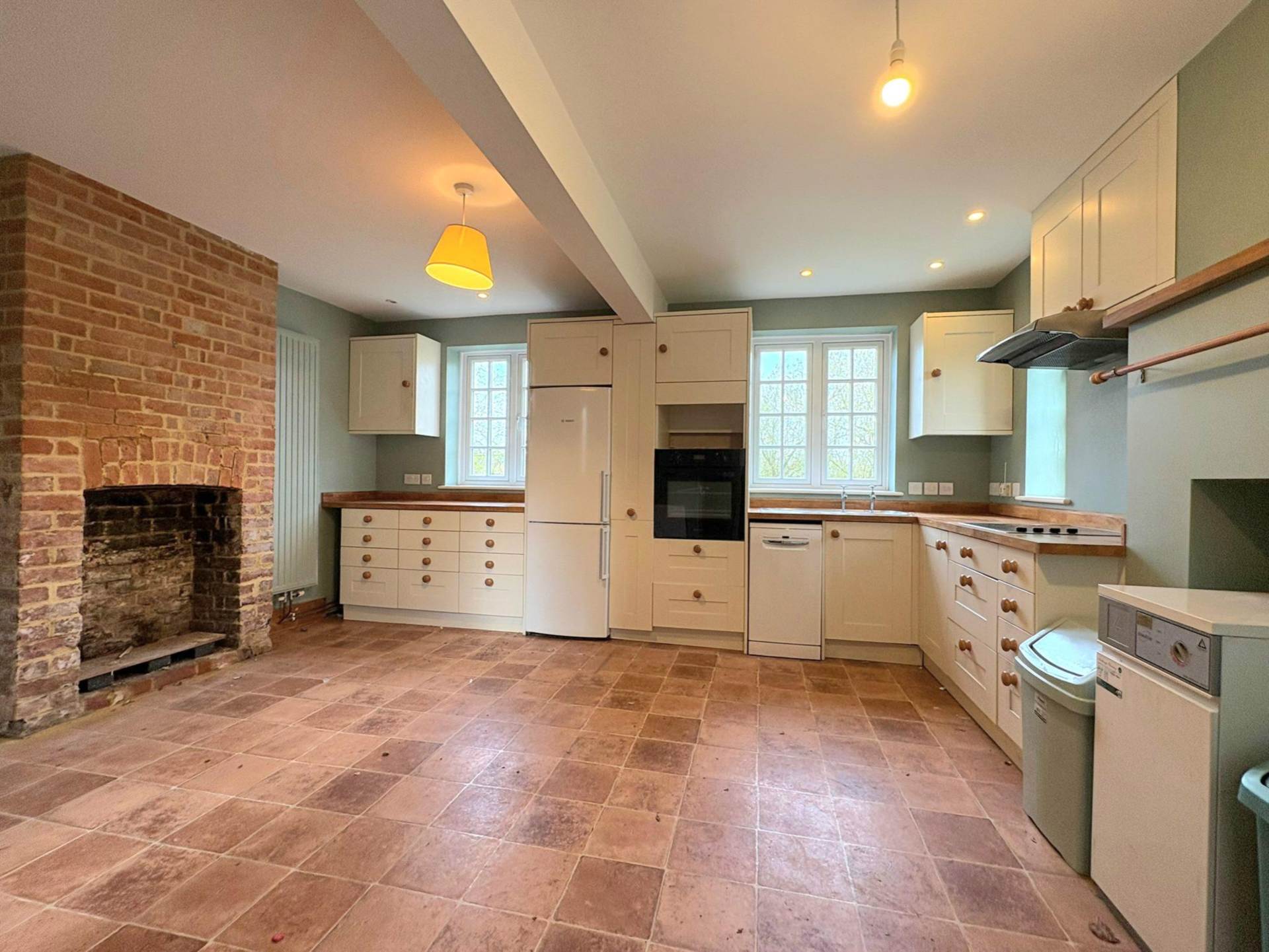 Old School Cottage, Hulcott, Image 3