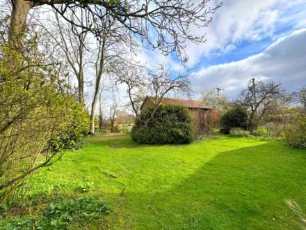 Old School Cottage, Hulcott, Image 10