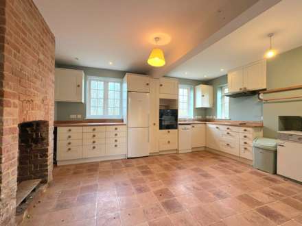 Old School Cottage, Hulcott, Image 14