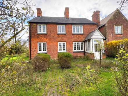Old School Cottage, Hulcott, Image 21