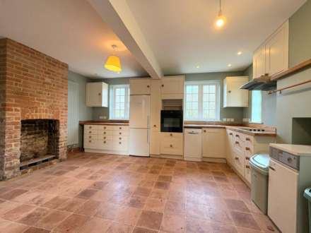 Old School Cottage, Hulcott, Image 3