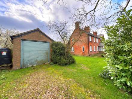 Old School Cottage, Hulcott, Image 5