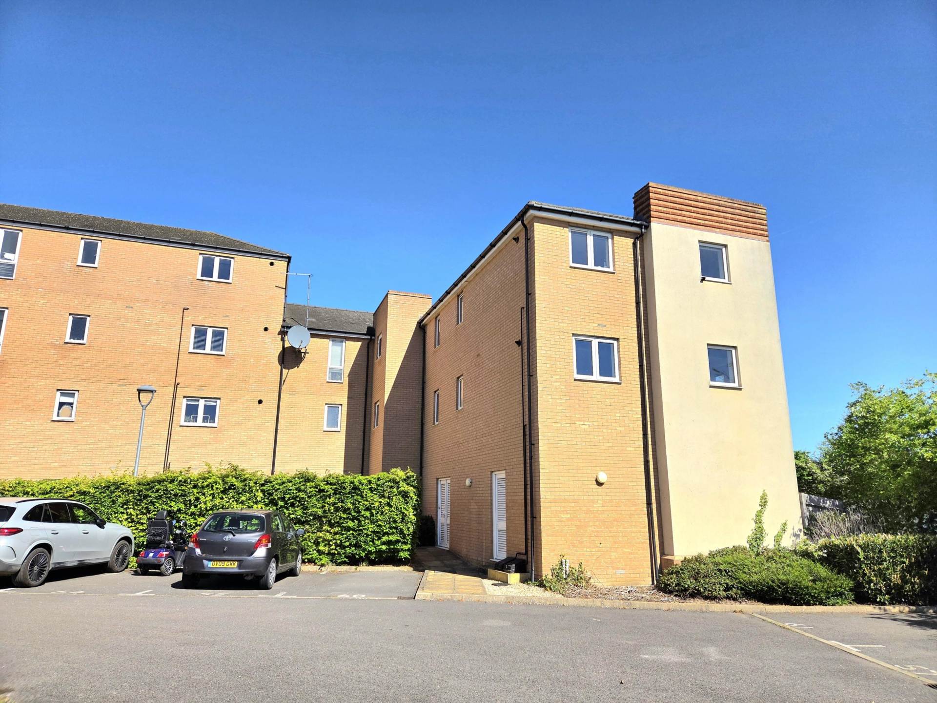 Nicholas Charles Crescent, Aylesbury, Image 14