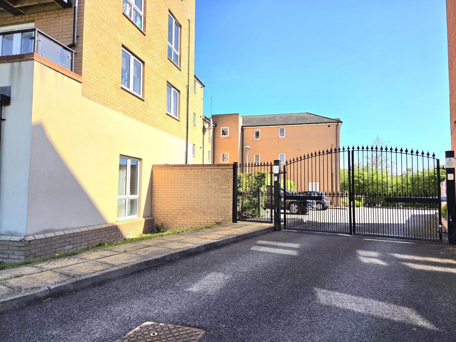 Nicholas Charles Crescent, Aylesbury, Image 8