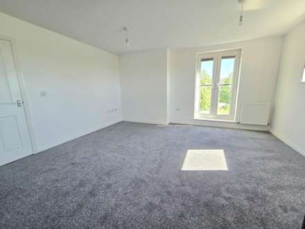 Nicholas Charles Crescent, Aylesbury, Image 3