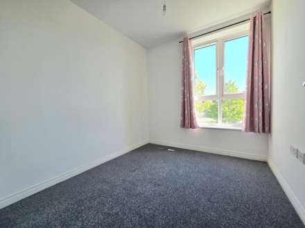 Nicholas Charles Crescent, Aylesbury, Image 7