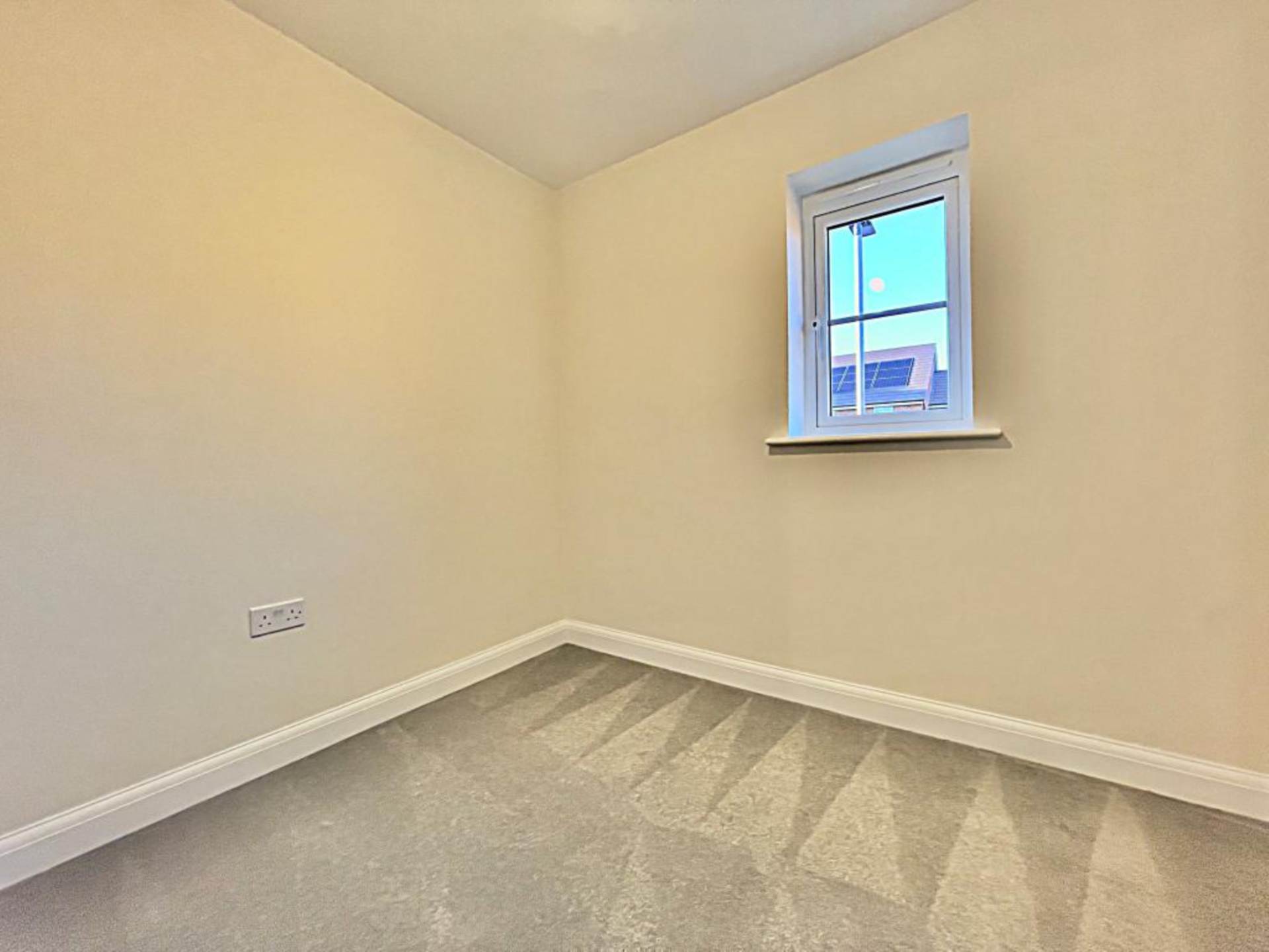 Langley Avenue, Eaton Leys, Image 11