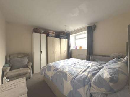 Seaton Drive, Aylesbury, Image 12