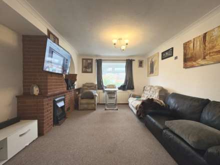Seaton Drive, Aylesbury, Image 2