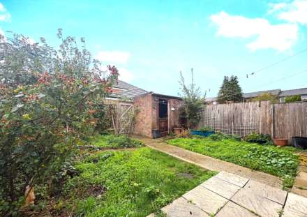Seaton Drive, Aylesbury, Image 4