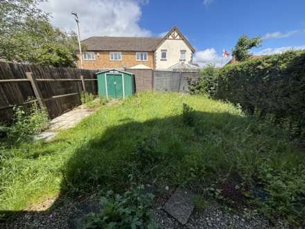 Lark Vale, Aylesbury, Image 7