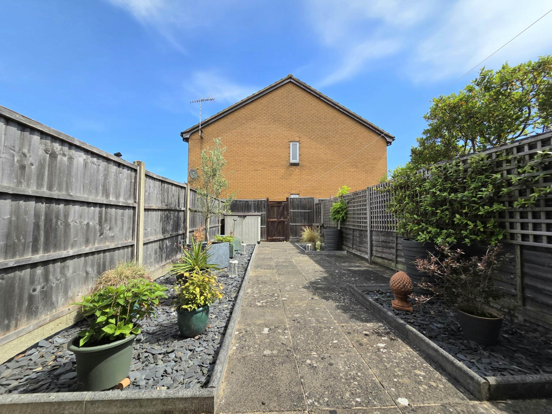 Ashfield Avenue, Bushey, Image 4