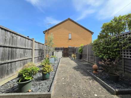 Ashfield Avenue, Bushey, Image 4