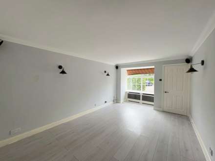 Diane Walk, Aylesbury, Image 2