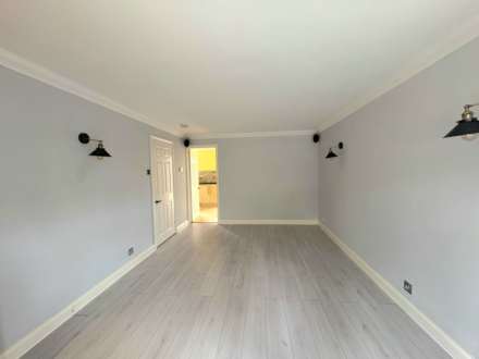 Diane Walk, Aylesbury, Image 4