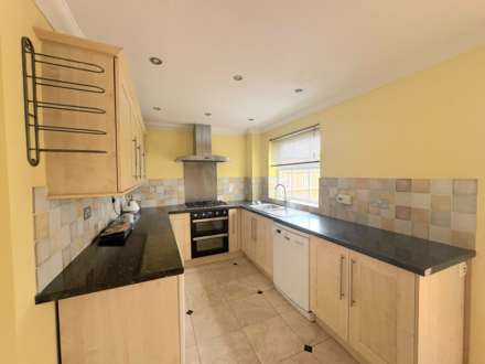 Diane Walk, Aylesbury, Image 5