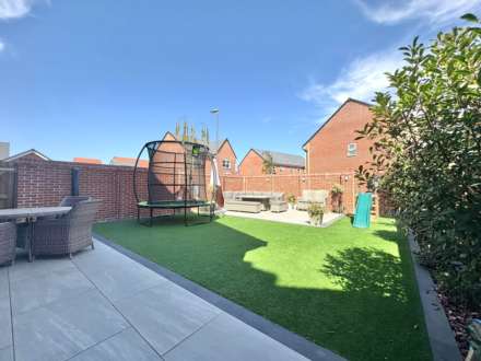 Crowfoot Way, Kingsbrook, Image 4