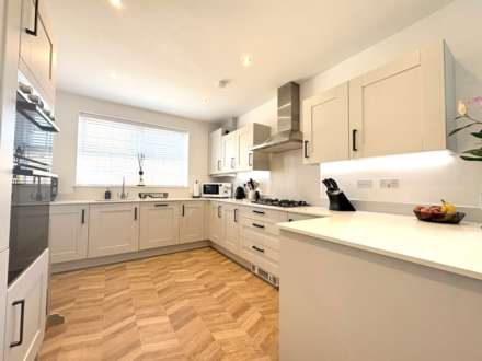 Crowfoot Way, Kingsbrook, Image 5