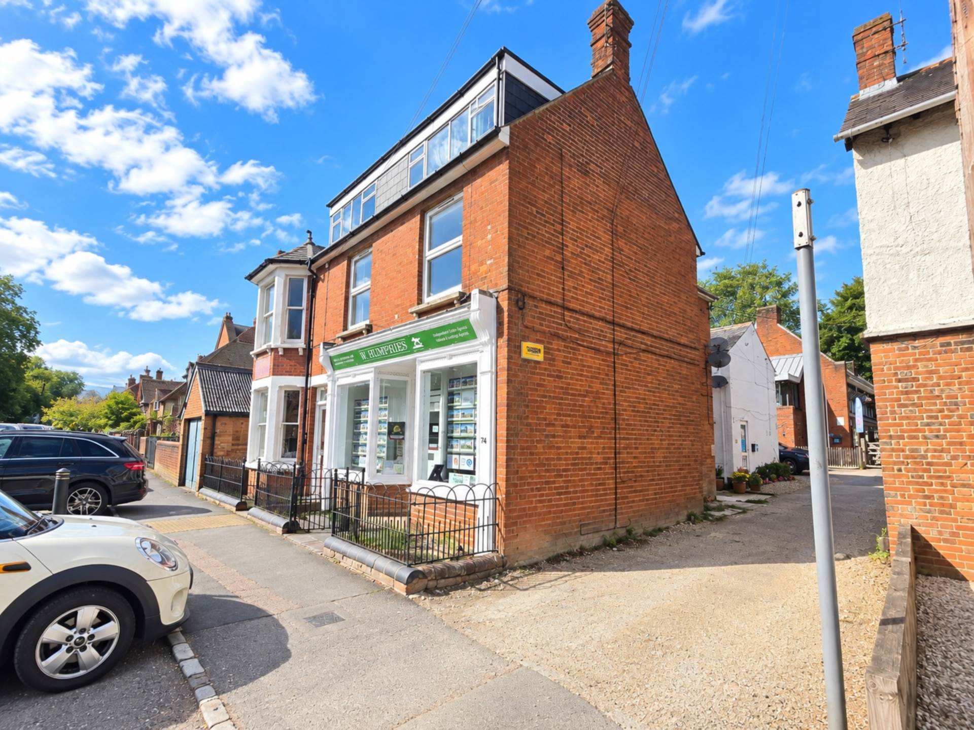 Spacious One-Bedroom Flat in the Heart of Waddesdon, Image 1