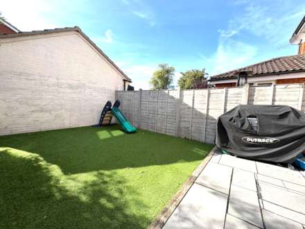 Honour Close, Aylesbury, Image 13