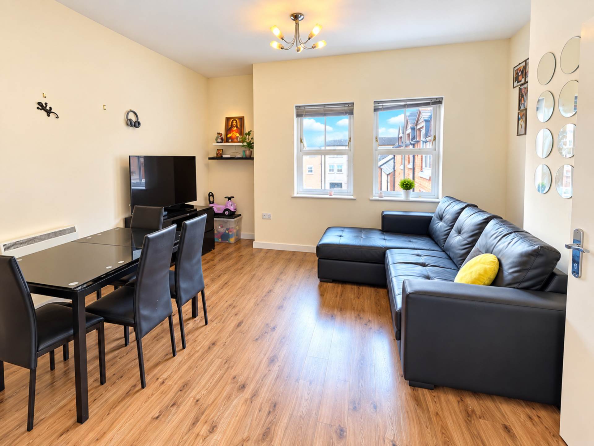 Broka Court, Aylesbury, Image 1