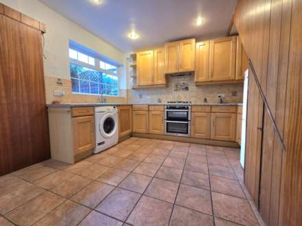 Crouch Hall Lane, Redbourn, Image 13